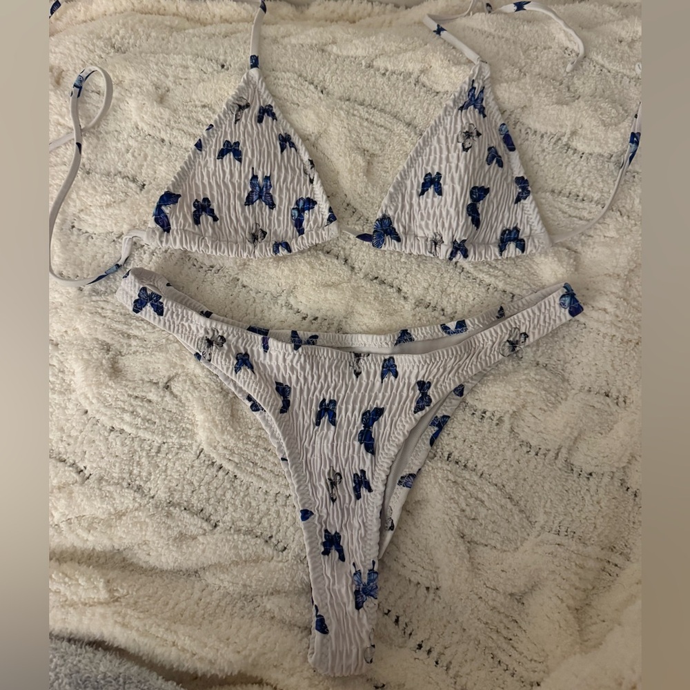 woman’s bathing suit